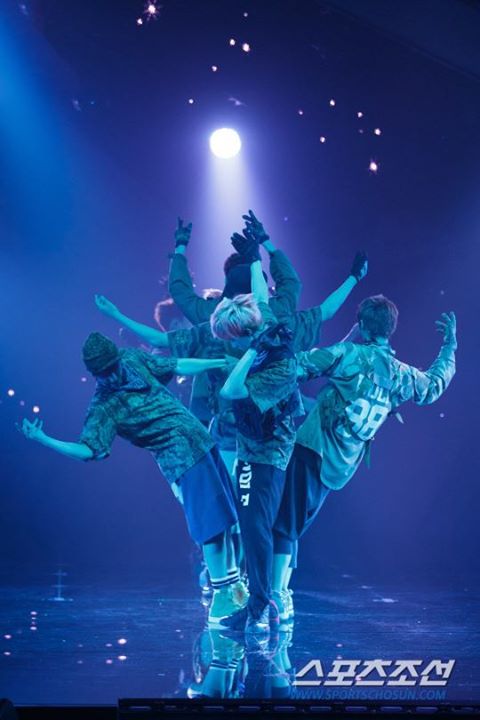iynj0215's tweet photo. The Tree of Life will always look so perfect if it's composed of 12 members ♥
#4thYearWithEXO #EXO4thAnniversary https://t.co/i73hZ5BHJ7