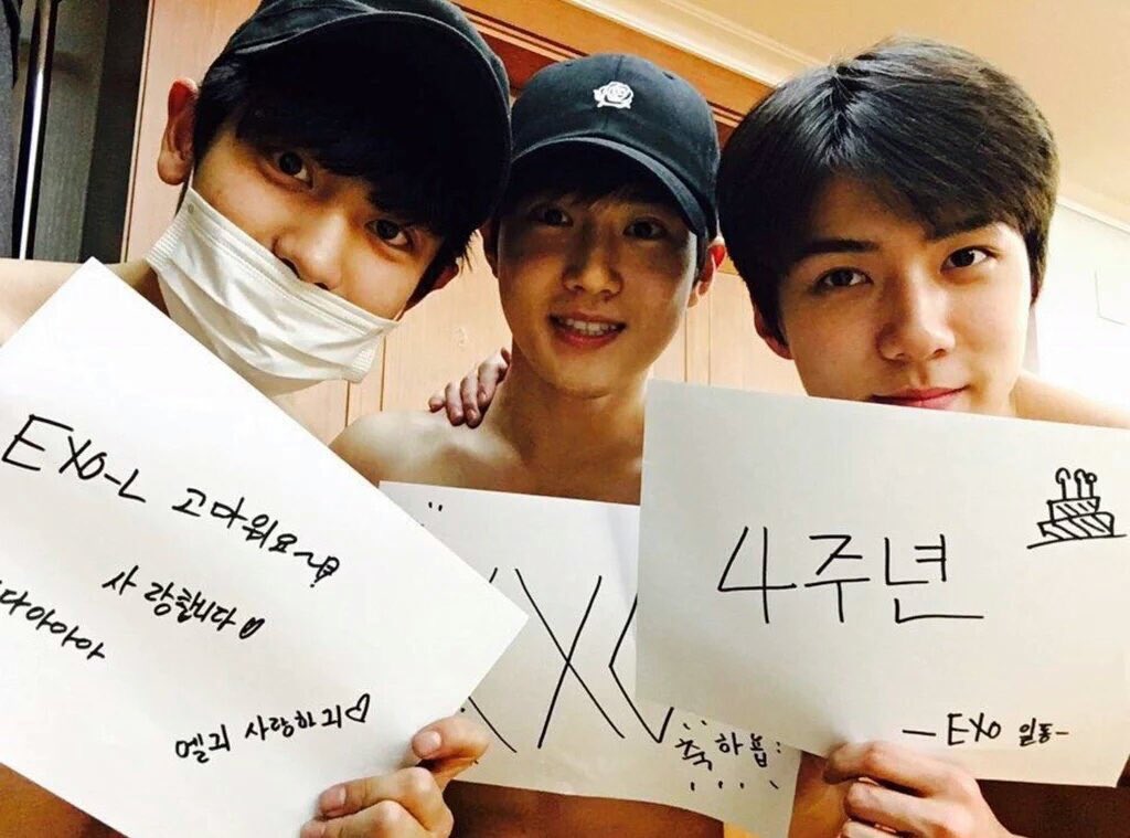 c_112K's tweet photo. #EXO4thAnniversary 
#4YearsWithEXO 
#EXOLThankYou 
えくそ、えり、さらんはじゃ。 https://t.co/FDXLerWqcV