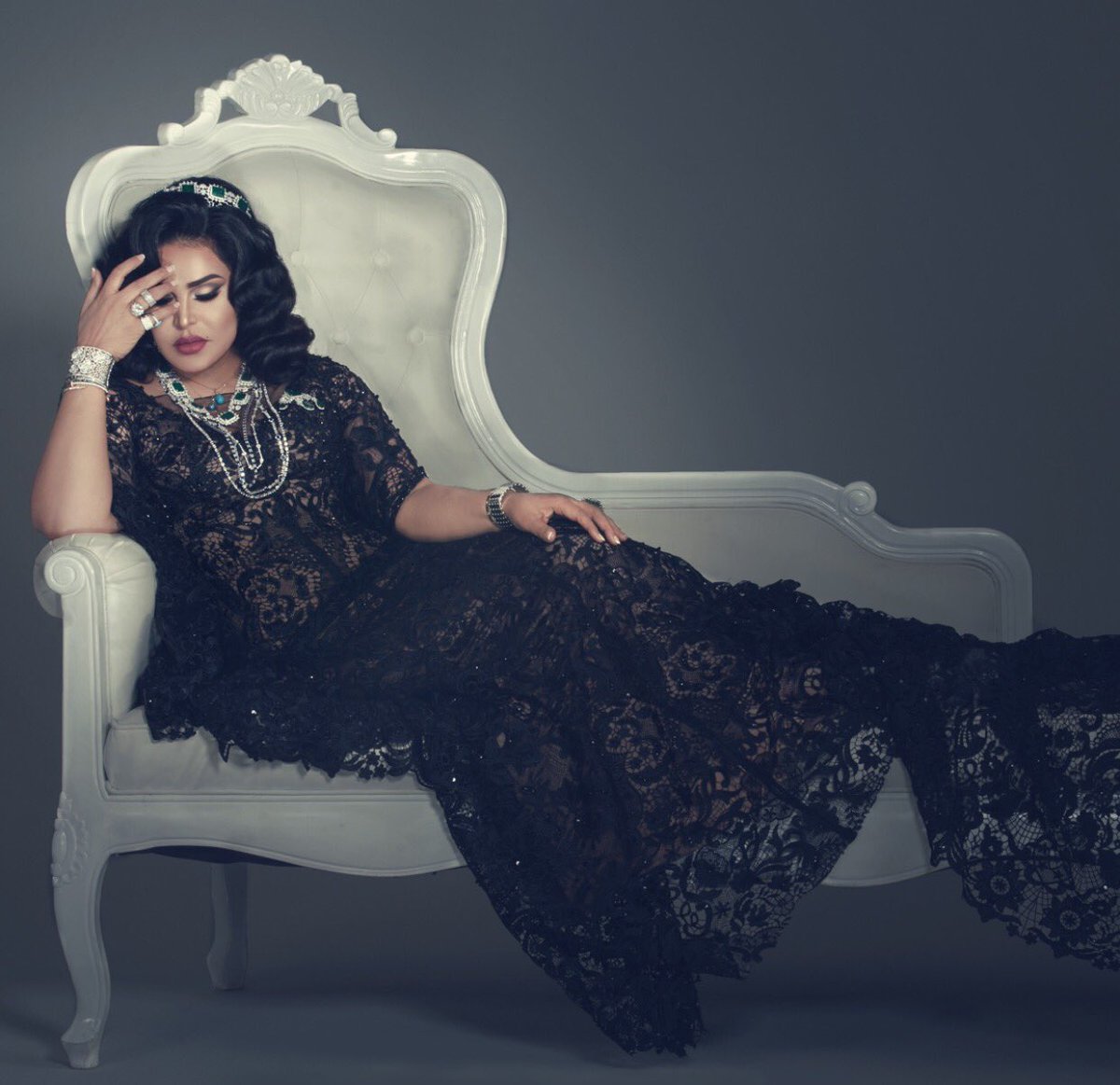 AhlamAlShamsi's tweet photo. #صور #فنانه_العرب_احلام #مطربه_الخليج_الاولى لمتابعتي 👑👸🏻 https://t.co/sEdOUeAmzz