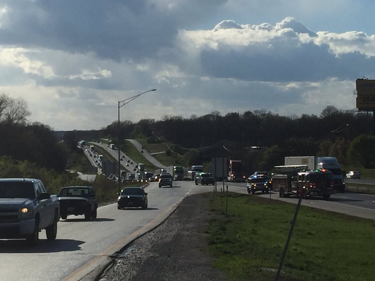 DANMABC17's tweet photo. Crash backing up traffic on I-70 east.  #abc17news https://t.co/RzCSN1p6gQ