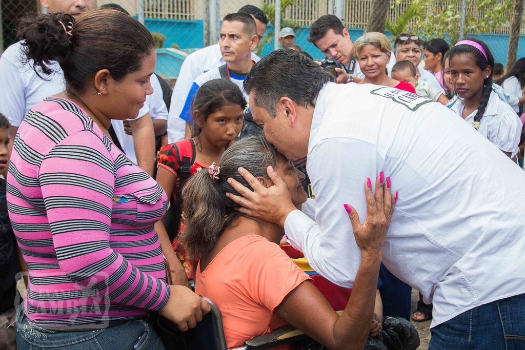 valeromaryeli's tweet photo. #EstoyConJavierBertucci valiosa sencillez, pasión, entrega y amor https://t.co/X4phPlJ3Yp