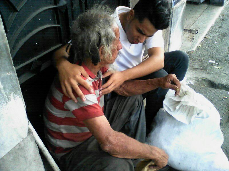 martinsuarez_ve's tweet photo. #EstoyConJavierBertucci nos ha enseñado a amar al prójimo como a nosotros mismos. Solo su ejemplo de vida lo inspira https://t.co/6HJlTDM5ya