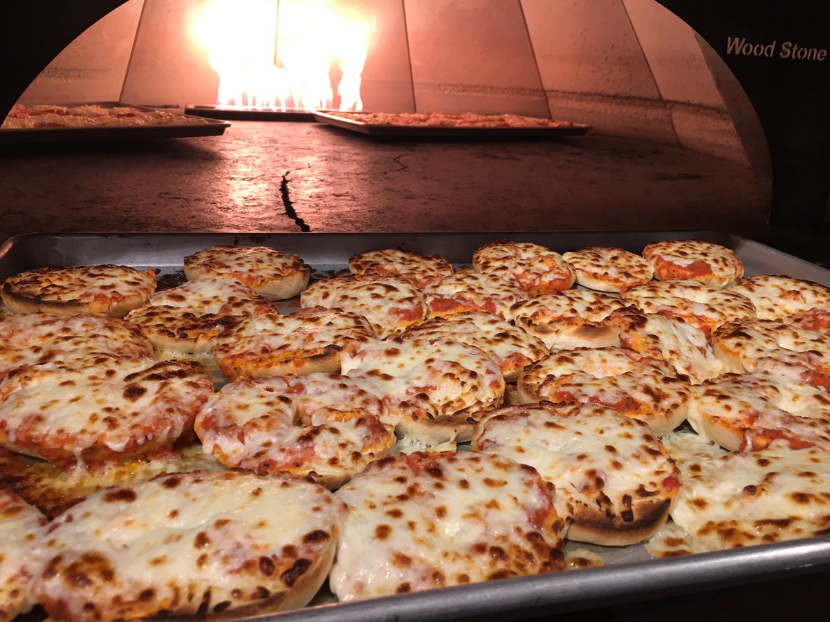 AmyfromWEST's tweet photo. 90s night in FULL SWING at #WestIsBest. Pizza bagels anyone? @Spoon_Boston https://t.co/9PVxO03BPE