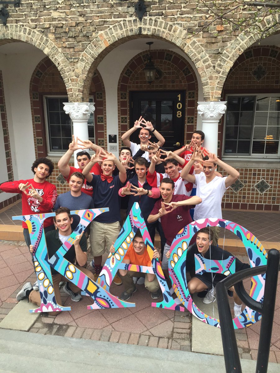 We're just gonna leave this picture with no caption and say come see our show tonight. #Humo <a href="/HumorologyUW/">Humorology</a>