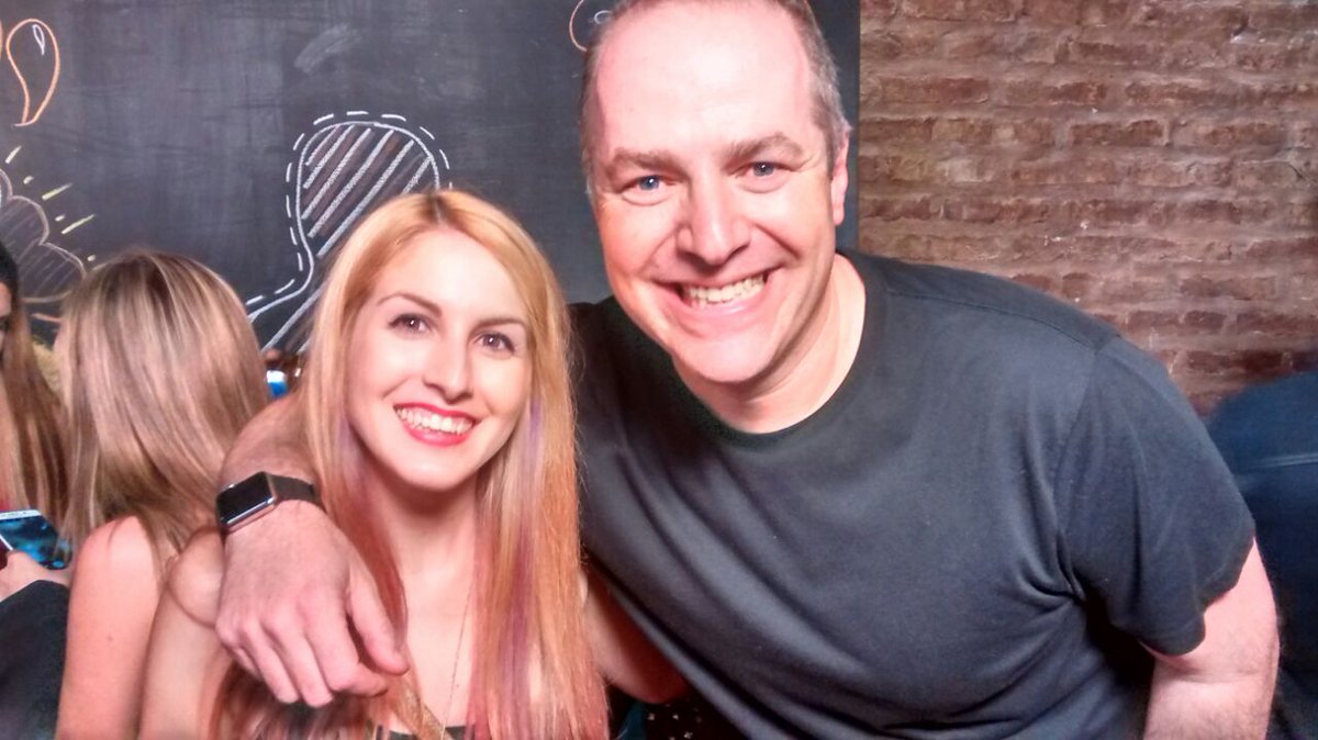 abailarconmaga's tweet photo. Con @Goldenmax ayer en el #FAVMeetUp 🌟 Estuvo genial! 😁🙌🎉 https://t.co/eCUyWzNNd8
