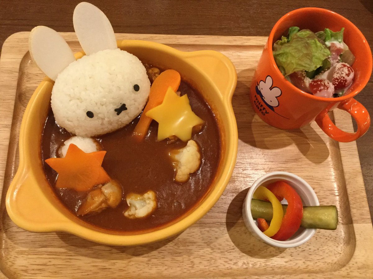 はぐれ日本人 En Twitter ミッフィーカフェ ミッフィーかわいい 料理かわいい 味もまずまず お一人様用の席あるし リラッ マカフェとは大違いだ リラック カフェでは4人がけの席にお一人様 3相席 ミッフィーに癒されたのです T Co Hllbocce5g