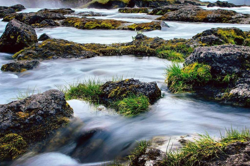 Earth_nature_'s tweet photo. Just around the riverbend.
#whyiwander #wilderness #travel #wanderlust #wanderer #iceland #photooftheday #nature_p… https://t.co/naClhkJq70