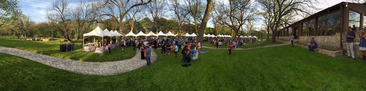 foodinvestors's tweet photo. Fun, delicious time at #livefire2016 thanks to @ATXFoodWineAlly ! https://t.co/1st9sJIxu9