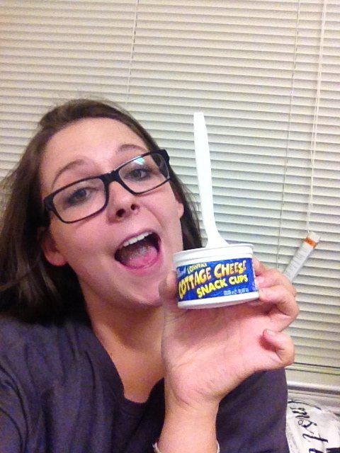 Molly13Moo's tweet photo. They have snack cups! #LifeIsRidiculouslyAwesome https://t.co/WKOwdchpyb
