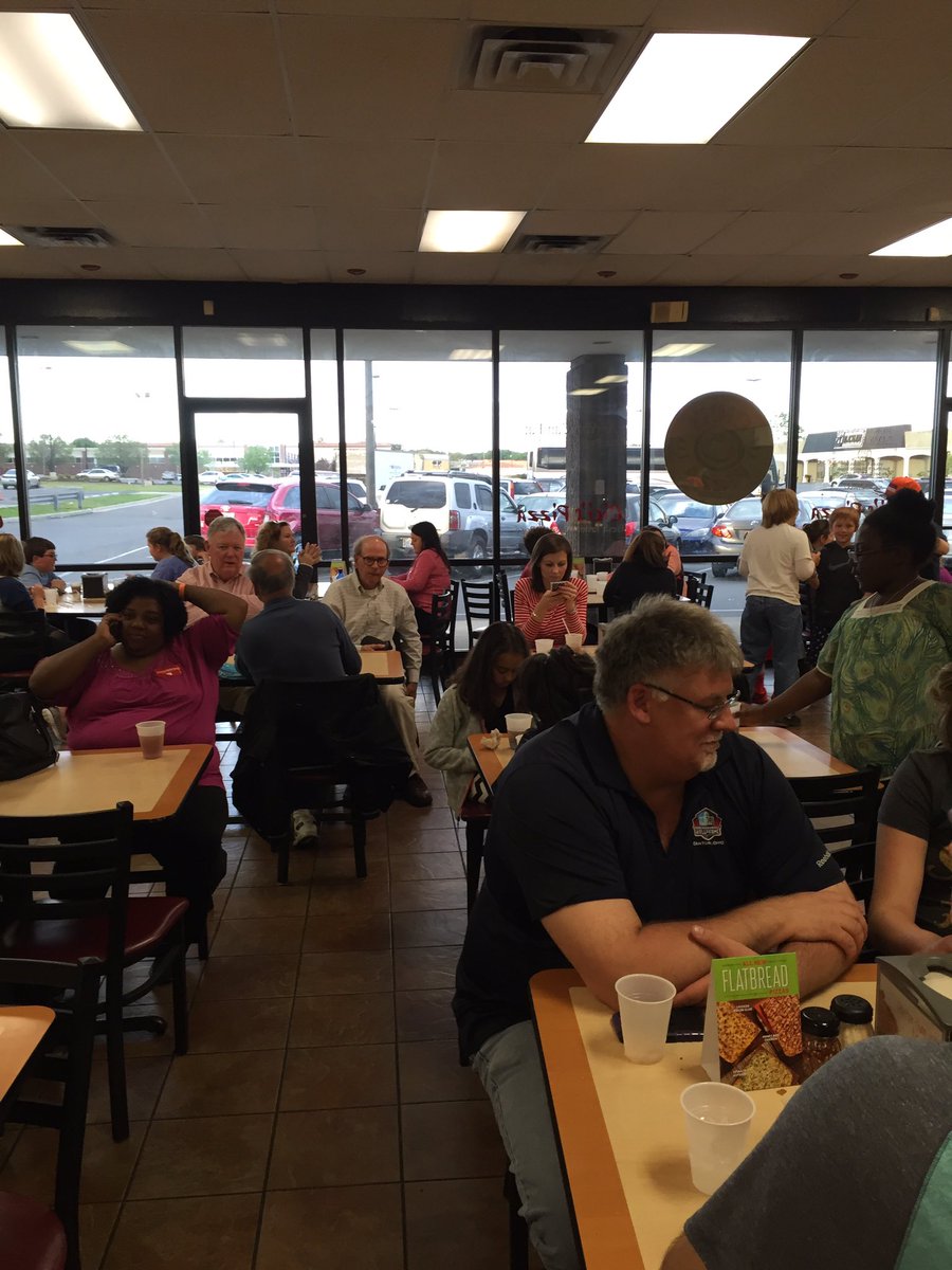 jthomas13085's tweet photo. Cici's was fabulous @pvespride https://t.co/3J0LWbZDip