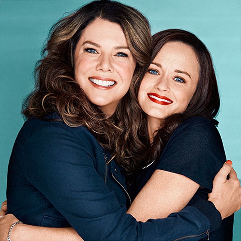 Gird your loins, the first look at the #GilmoreGirls reboot is actually, officially here: oak.ctx.ly/r/4i68k