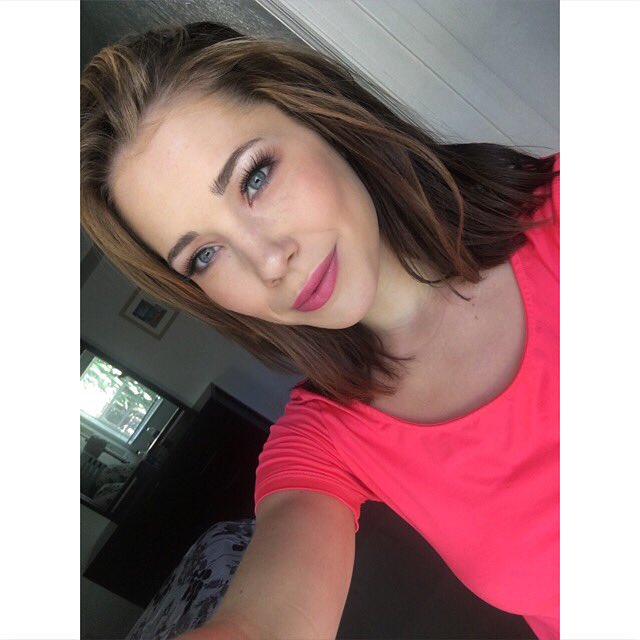 Selfie from today's shoot 😚 https://t.co/xK47kS79P9<a href="/tag/newprofilepic"class="tags"><span>#newprofilepic</span></a>