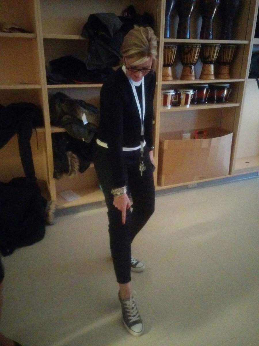 SandalwoodTPP's tweet photo. @KJonesVP LOOKIN GOOD IN THOSE CONVERSE!!! #Converseforcancer #swood https://t.co/HwphdarJlR