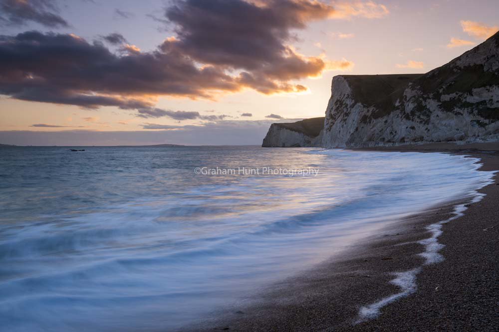LulworthEstate's tweet image. BeautifuL landscape from @GrahamHuntPhoto: #Durdledoor this evening in #Dorset @Dorset #weather #Lulworth @guardian