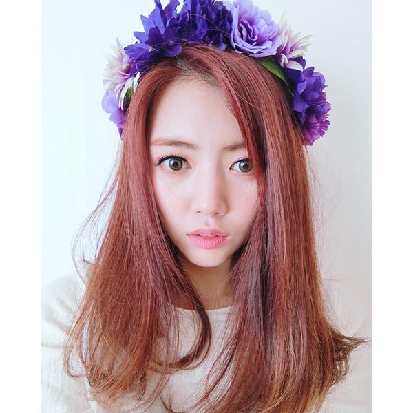 IR7SQUAD's tweet photo. [#IG] yoonhye.chung: #spring #flower #purple #yoonhye #윤혜 🌸 https://t.co/D8rMOLZVQW