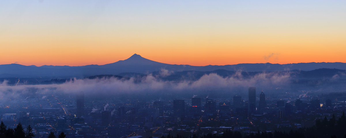 PortlandPicture's tweet photo. Portland looks great even when she just wakes up! #pdx #pdxnow https://t.co/XP8wUN95Ca