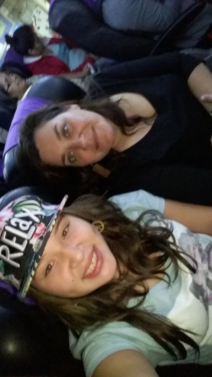 maripiperz18's tweet photo. En el bus camino a valdiviaaa😜😜😜😜😜 https://t.co/nvq0KYDh5B