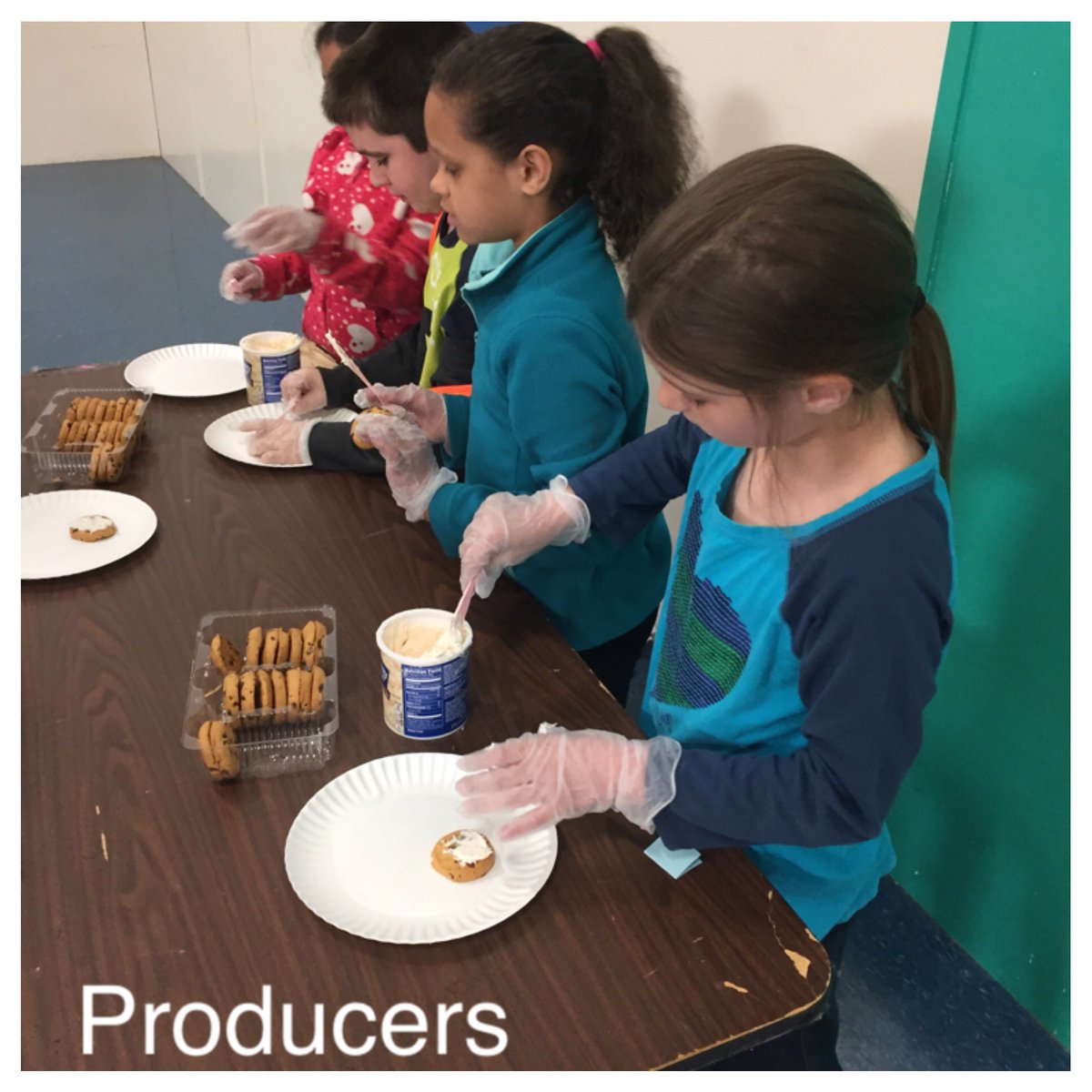 EESjacobs's tweet photo. Economics lesson: Consumers and Producers see supply and demand #2ndgrade @EESwiseowls @MrBfromthebigE @KatiePethel https://t.co/hF5CaJIWha