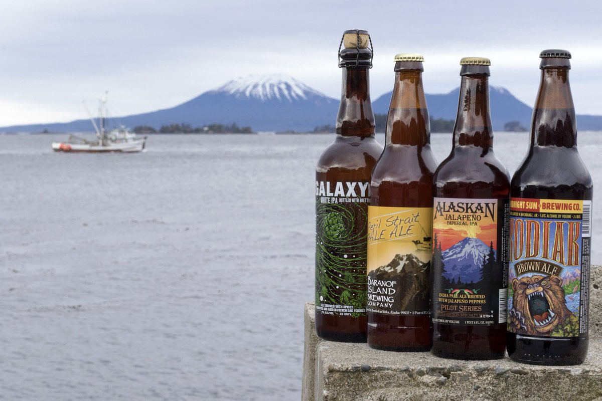 Alaskan brews all the way. <a href="/AlaskanBrewing/">Alaskan Brewing Co.</a> <a href="/baranofbrew/">Baranof Island Brew</a> <a href="/midnightsunbrew/">Midnight Sun Brewing Co</a> #nationalbeerday #beer #happyhour #alaskan