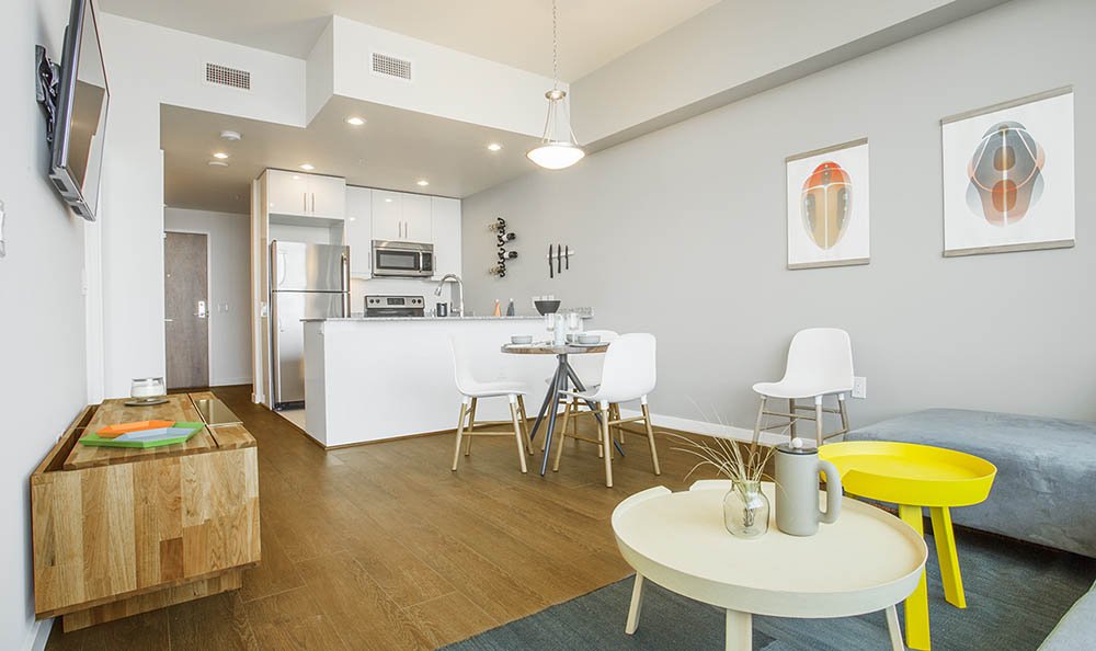 PinnacleSD's tweet photo. Browse our photos of apartments to get a feel for our sky-high features and amenities!  https://t.co/5B3USnJnnb https://t.co/87JjVqZOl9