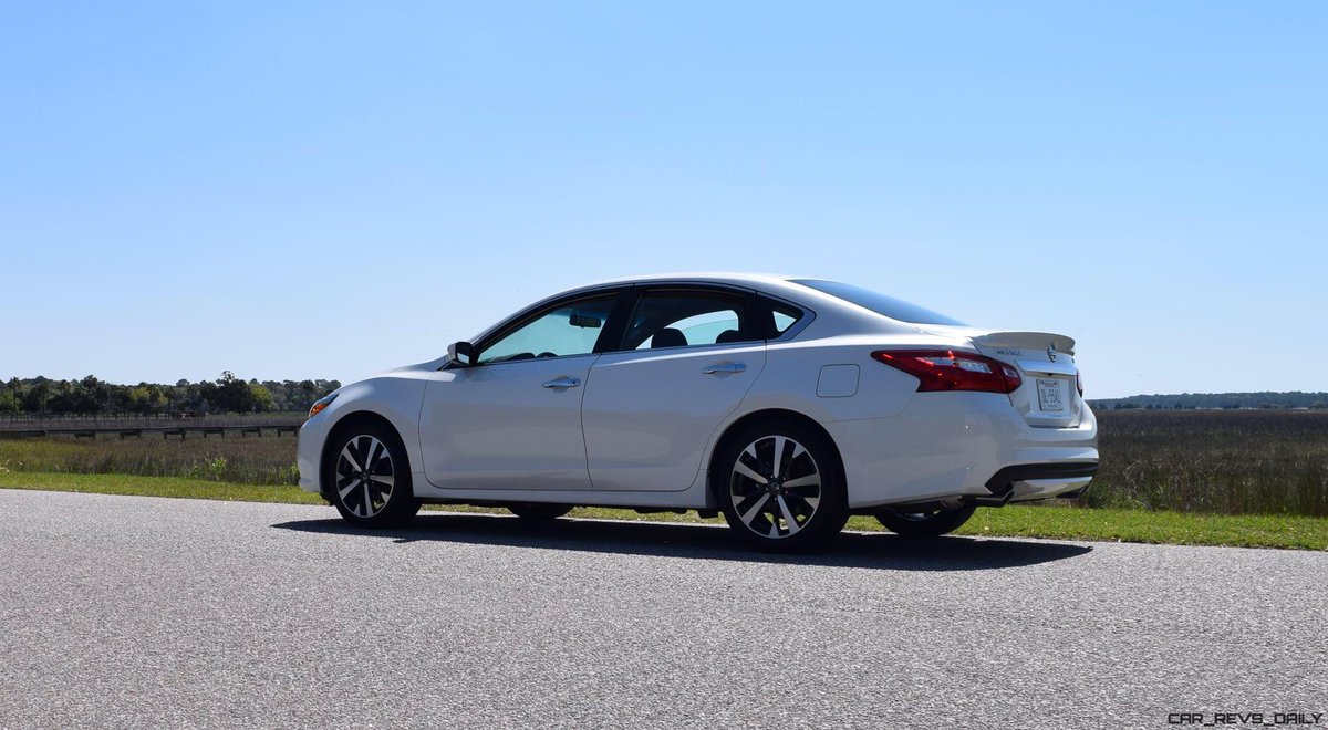 Car_Revs_Daily's tweet photo. #altima #review @nissan #altimaSR @StevenOldham #SR for $26k is smart AF!:) @Dan_Passe @jshclifton https://t.co/9zxLZhBVjs