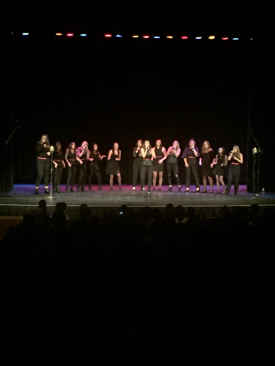 CMUProgramBoard's tweet photo. Next up, @OnTheRoxCMU! What a night at #AcaChips! https://t.co/3VemzGnvn2