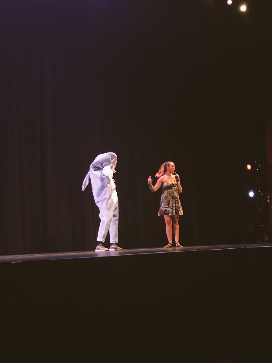 MizBusinessWeek's tweet photo. Katy Perry and left Shark!!! Oh wait, it's SHAYNA &amp; TYLER!!! https://t.co/FSRadClgsv