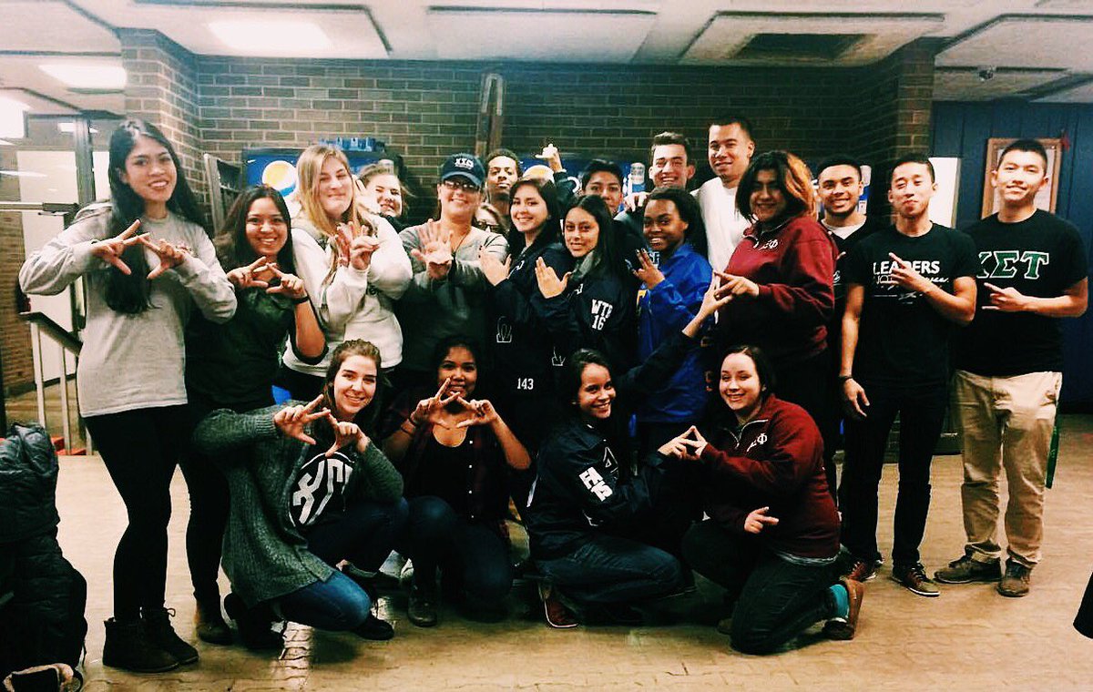 ChiSigmaOmega's tweet photo. We're so excited about Greek week kicking off!!! GO TEAM ORANGE!! π₯ #FireUpUIC #UICGreekWeek https://t.co/LSyOnKYbrY