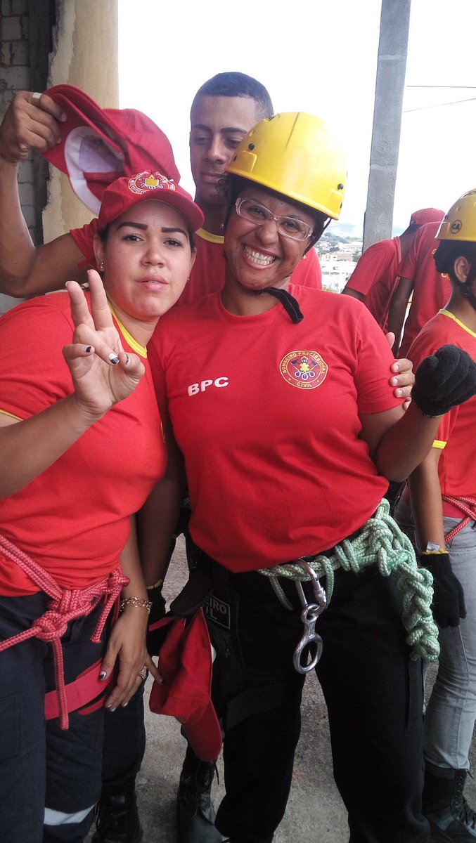 Bombeira Civil por amor.