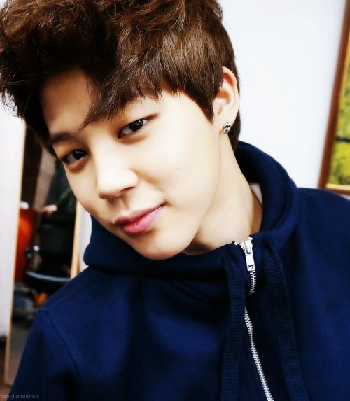 Bring_it_Wanted's tweet photo. bebito <3 ven a Chile  que te doy una rica cazuela para que no estés tan flaquito  #EatWellBTS  #WeLoveUJimin https://t.co/mtrmiOaWsX