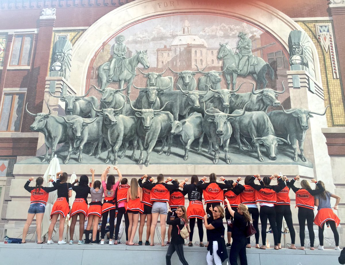 SHSdazzlers's tweet photo. #runswithbulls #giddyup #ftworth #shadazzlers https://t.co/RjpDhaHIyD