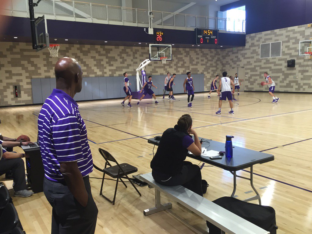 PortlandPilots's tweet photo. Coach Porter checking out the team on the court for the first time #GoPilots #TP2UP https://t.co/PJX0lsDTmB