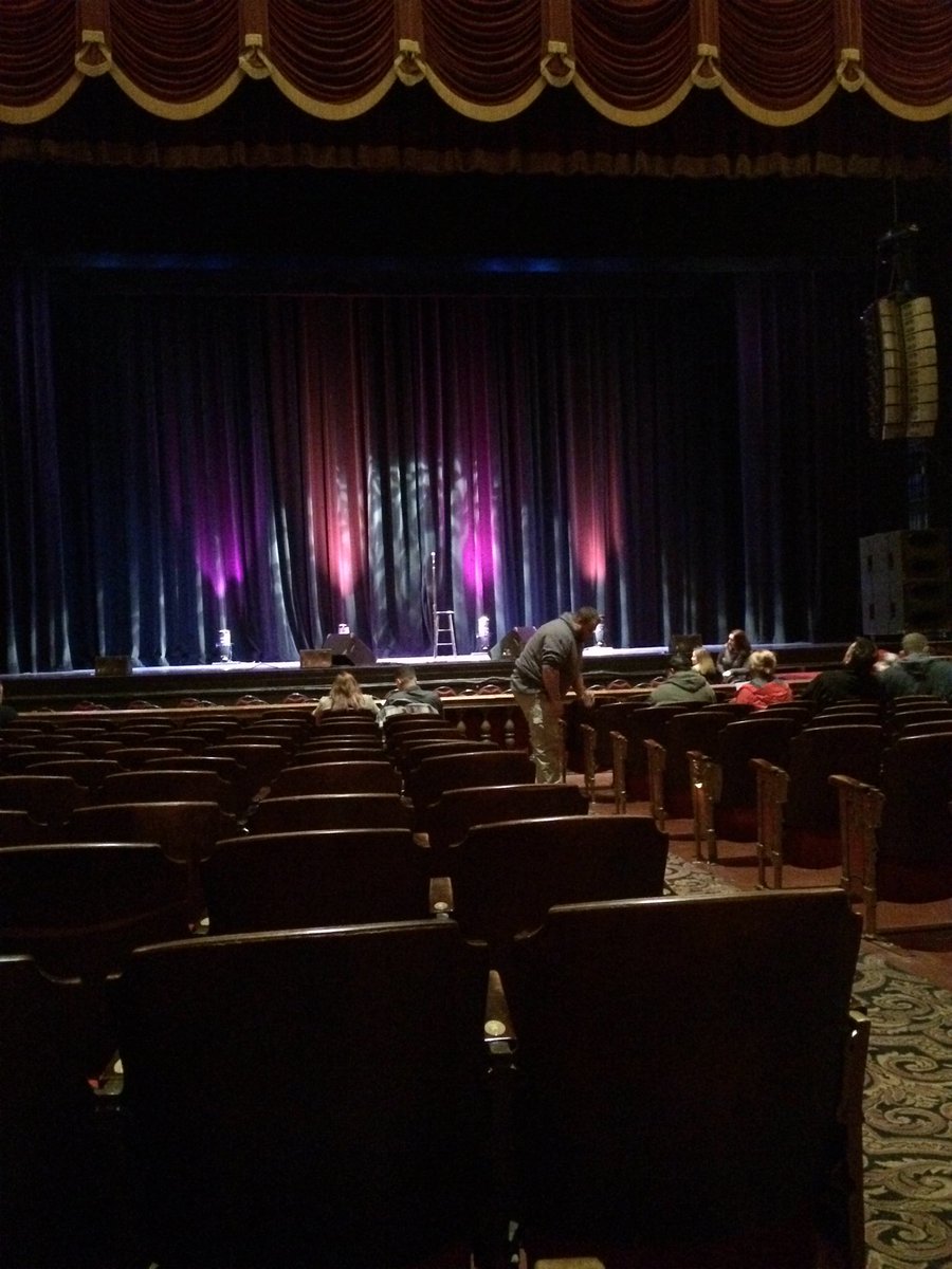 Jenna_716's tweet photo. @tomgreenlive so excited! https://t.co/3Z9El5hyWS