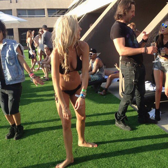 #tbt ✨🌵🌈👯💕 https://t.co/oBX6MZdE7F<a href="/tag/tbt"class="tags">#tbt</a>