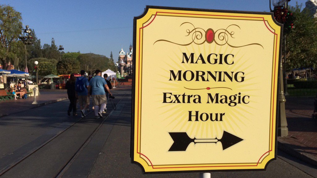 MrMorganOBrien's tweet image. This way to happiness... #disneyland #extramagic #earlyentry