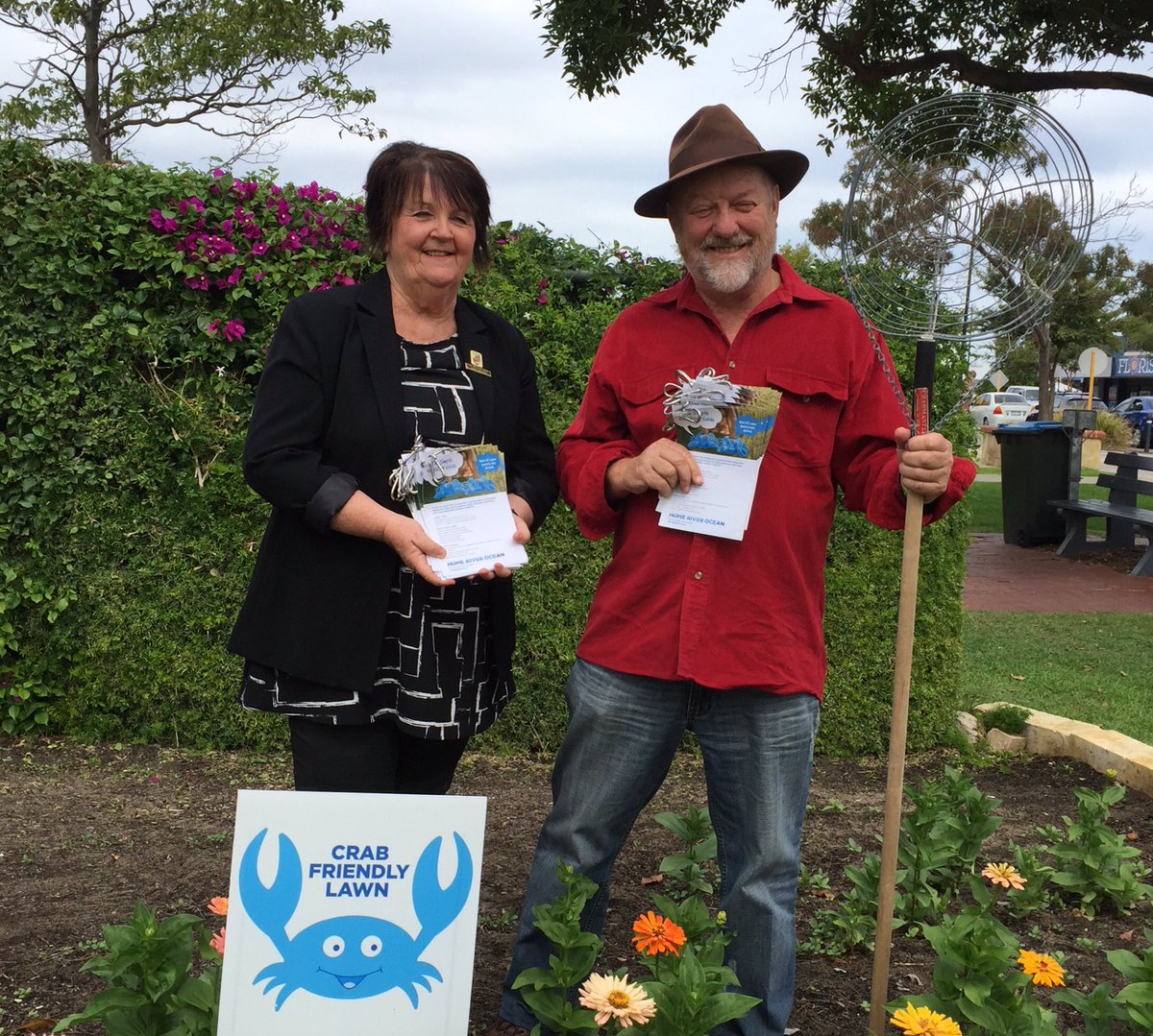 Save the crabs then eat them. Neville Passmore and Cr Maree Reid @homeriverocean. What can you do?