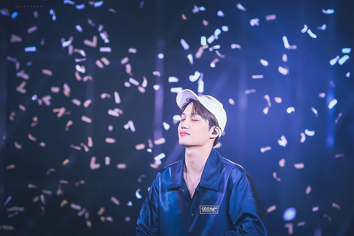 GLIMMER_KAI's tweet photo. #종인아사랑해 #김종인 160305 The EXO'luXion in Dalian 願你永遠像這般幸福 https://t.co/zt1uAvekQ8 https://t.co/srWgoAMgRa