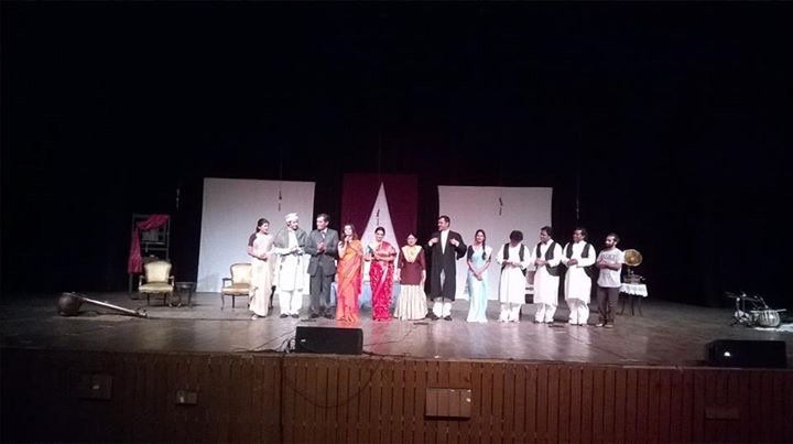 GauharThePlay's tweet photo. Another housefull performance last night, this time at #Sirifort, #Delhi. Two shows tonight, at @Epicentre_Ggn! https://t.co/7EXnuAtjCi
