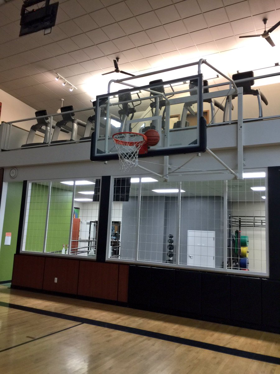 ColesonM8's tweet image. How did I even do this... 🏀 #BallisLife