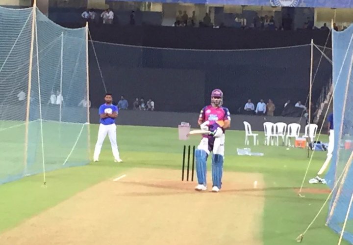 MCAStadium's tweet photo. He Hits lots of Superb shots during practice session @IPL @msdhoni @RPSupergiants #IPL2016 #SuperGiants https://t.co/EPK9AI7SD3