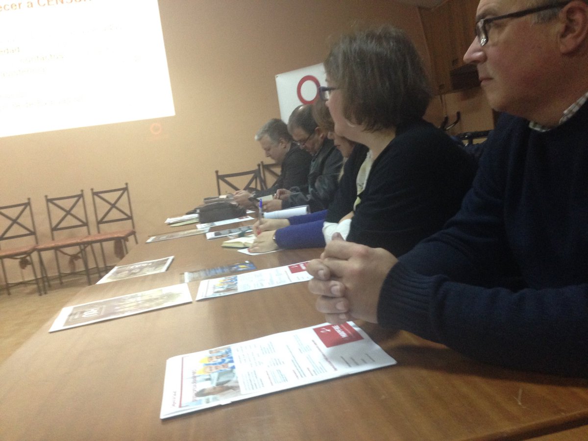 SearoOficial's tweet photo. Reunidos hoy con nuestro alcalde @jm_villalobos. #Utrera #Empresarios https://t.co/EmBaSZQsGO