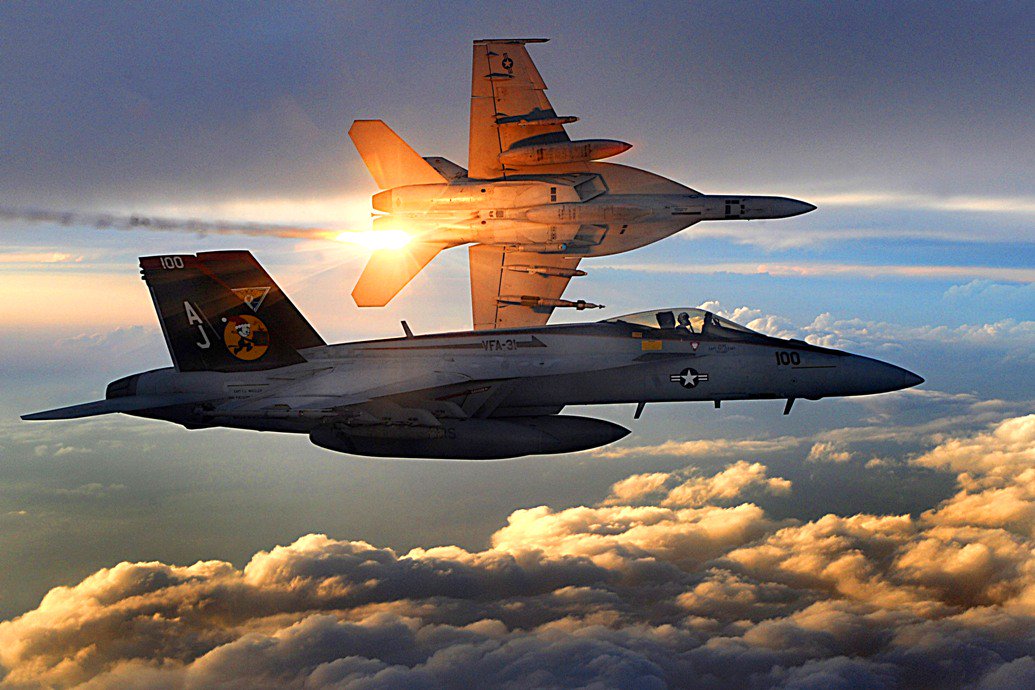 سناتور أمريكي كبير منفتح على بيع مقاتلات إف-18 للكويت وقطر  Cff5pdxW4AAspDc