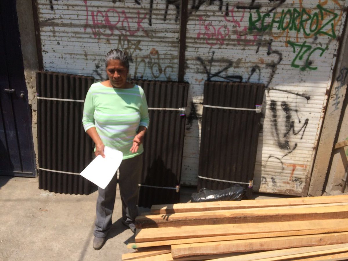 TeT_MContreras's tweet photo. Entrega de materiales en apoyo al mejoramiento de la vivienda en Tierra Colorada @Fer_MercadoG @DelLaMagdalenaC https://t.co/kPhB3bjD9G