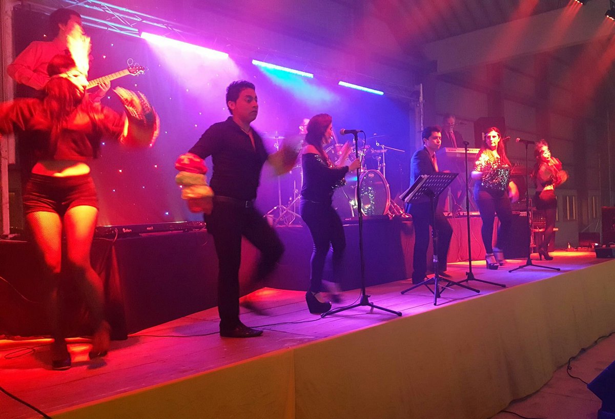 MRBACKINTIME's tweet photo. Para tu boda contrata lo mejor  MR. BACK IN TIME 
Un viaje musical a travez del tiempo. #MrBackInTime #Bodas #fiesta https://t.co/Gn8vOFXwEh