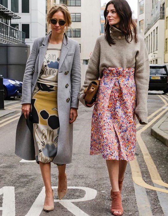 andreaslookbook's tweet photo. Pattern play #streetstyle #patternsandprints #skirts #sweaters @JenniKayne @nililotan @tibi @TanyaTaylorNYC #fashion https://t.co/nOYfH2W7rK