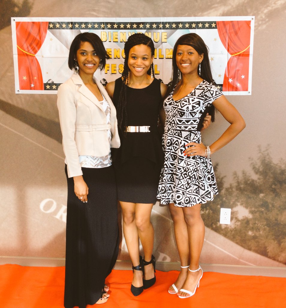 oru_french's tweet photo. Sur le tapis rouge...On the red carpet 
tonight for the 1st #ORU French Film Festival!
#cinéma #oru_french 🎬 🏆 🇫🇷 https://t.co/12g75BvJsZ