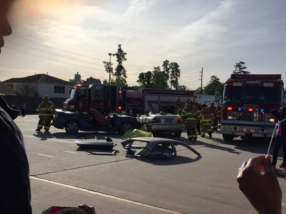 SHSCCC1's tweet photo. Shattered dreams at SHS. Don't drink &amp; drive @mo2v8ion @SPRINGHIGHLIONS @stucolions #believeinspring @dewandar https://t.co/A4QvwgeiXQ