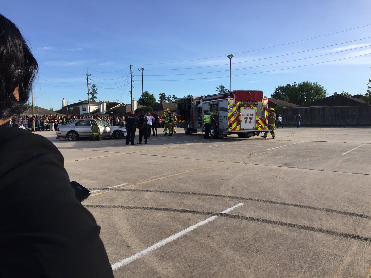 SHSCCC1's tweet photo. Shattered dreams at SHS. Don't drink &amp; drive @mo2v8ion @SPRINGHIGHLIONS @stucolions #believeinspring @dewandar https://t.co/A4QvwgeiXQ