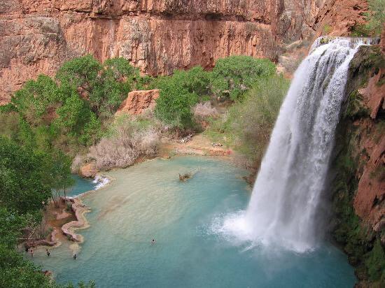 westUSAtrip's tweet photo. Te imaginas un oasis en pleno desierto de #arizona? Un lugar unico y poco visitado. Descubri #havasu en #westusatrip https://t.co/EoFTxvu4Q3