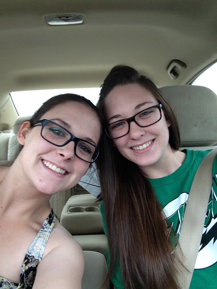 Molly13Moo's tweet photo. #sisterlovealways https://t.co/yhSBbCemM1